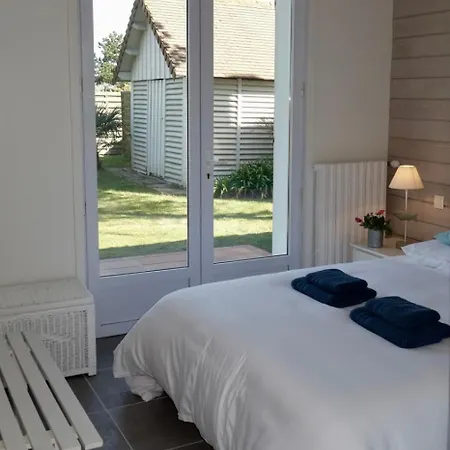 Magnifique villa front de mer accès direct plage 8 pers Villa