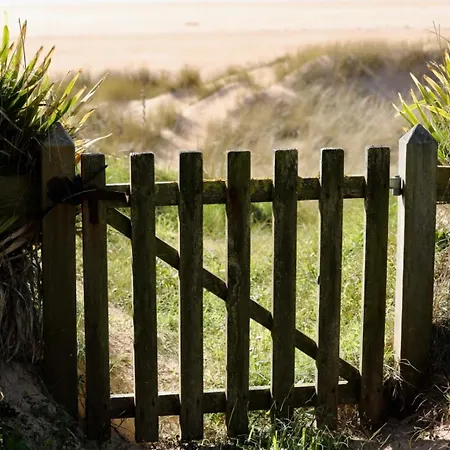Beautiful Seaside Direct Access 8 Pers